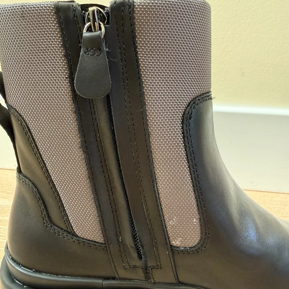 Vince‎ Camuto Women's VC-Kaskona Black/Kale Leather Ankle Bootie US 8.5M